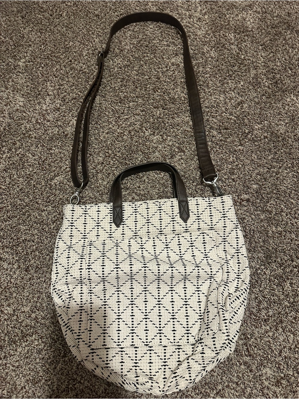 thirty-one Cream and Black Woven Crossbody Tote